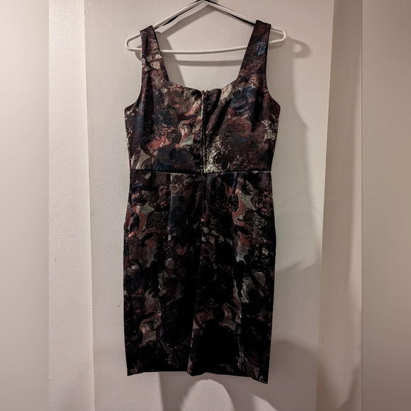 Semi formal dress - Picture 2 of 2